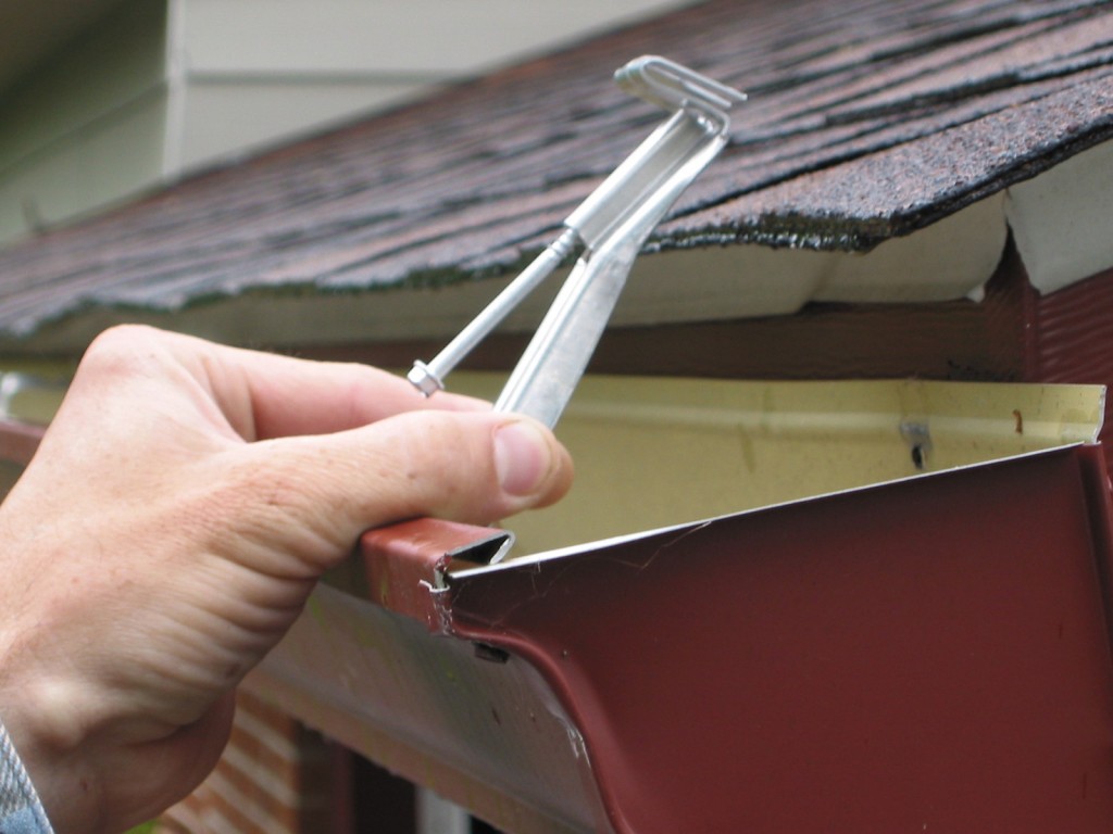 gutter-repair-hangers-1024x768